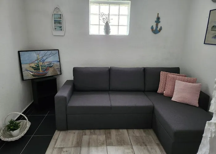 בית נופש Secluded Fisherman's Cove Prnjica, Pag - 12620 *